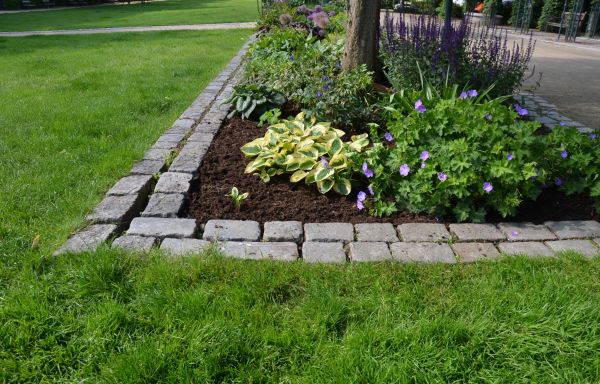 Stone Edging Installation in Frankfort